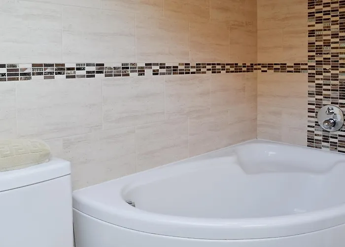 The Nest - 9 The Landings